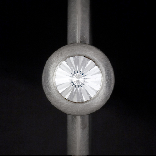 Detail von Diamantring aus Platin