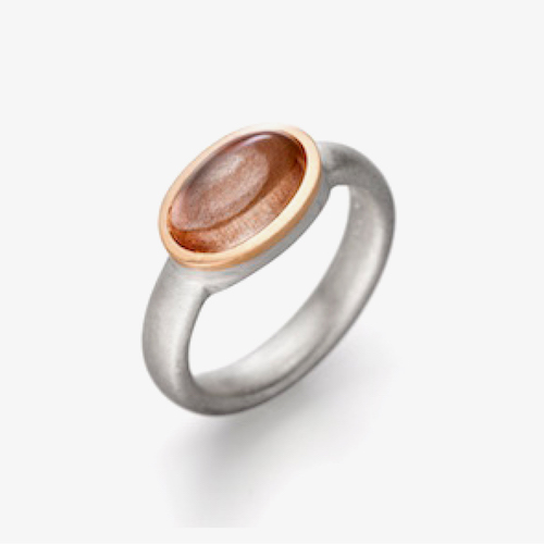 Ring mit Sonnenstein